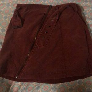 Maroon mini zip skirt with belt